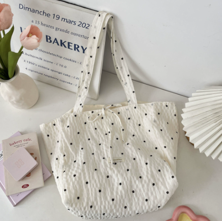 Embroidered Dot Quilted Tote – SUNVELA