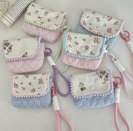 Floral Quilted Mini Cosmetic Pouch – SUNVELA
