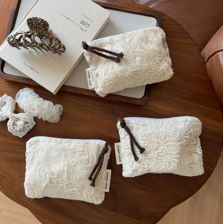 Embroidered Lace Zip Wallet – SUNVELA
